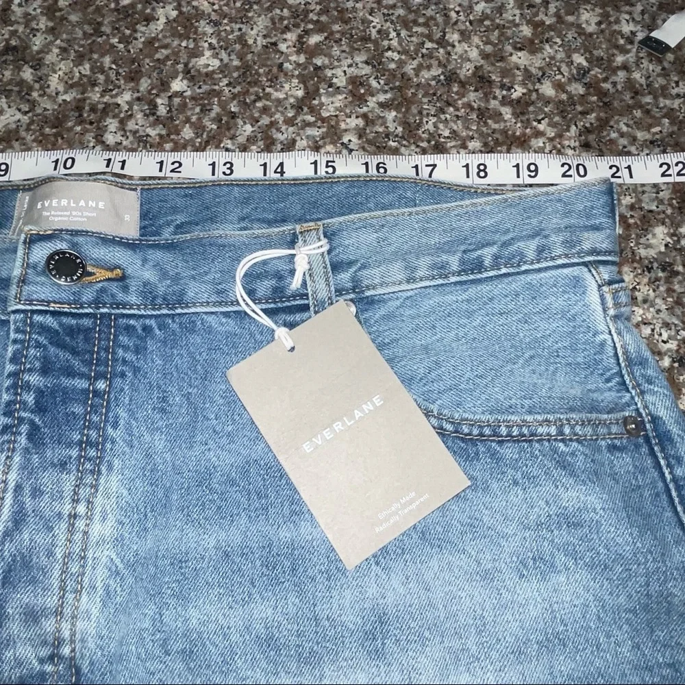Everlane - The Relaxed '90s Short - Picture 4 of 10